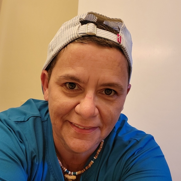 Meet your Posher, Kat - Picture 1 of 1